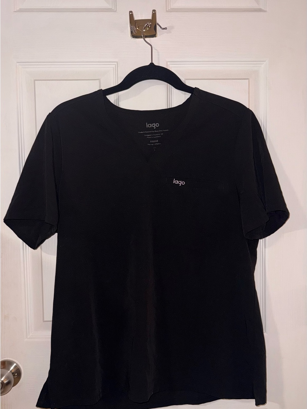 lago Women's Black Scrub top - Sz Large
